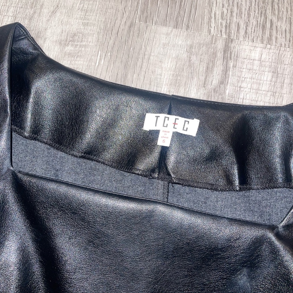 TCEC black leather blouse - Picture 2 of 2